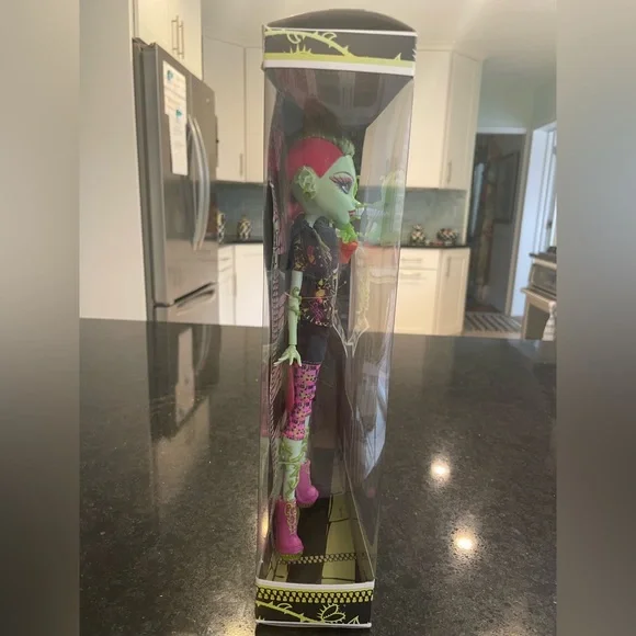 Monster High Venus McFlytrap First Wave - Picture 5 of 10
